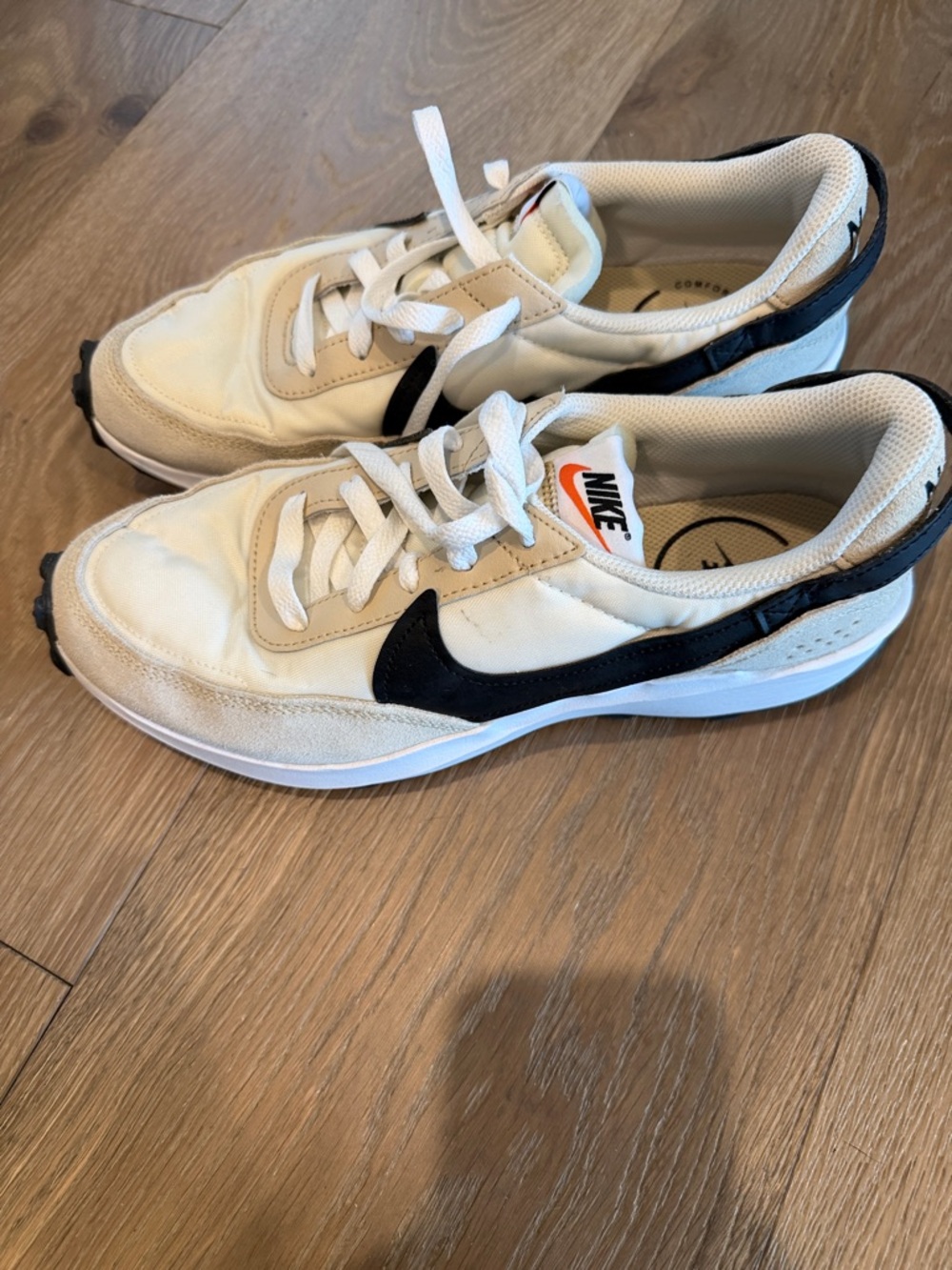 Nike sneaker women’s 9.5